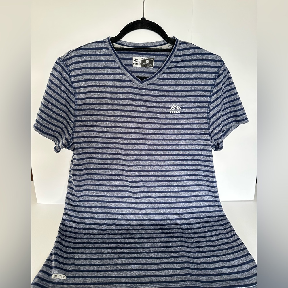 RBX Unixes Ultra Soft Short-Sleeve V-
Neck T-Shirt Grey & Blue striped Size M